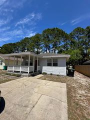 324 Michael Court, Mary Esther, FL 32569