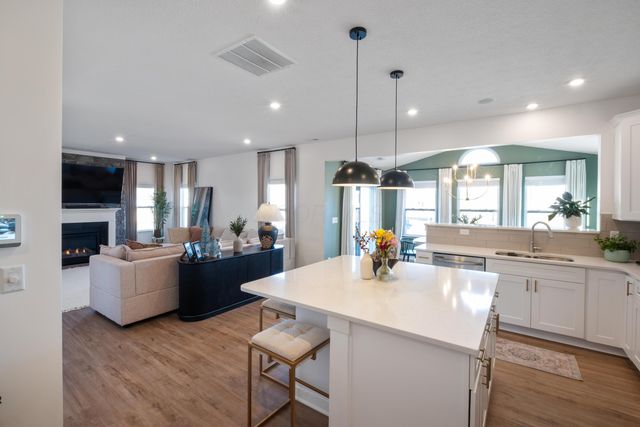 484 Creekside Drive, Commercial Point, OH 43116