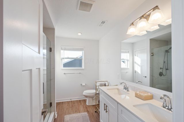 484 Creekside Drive, Commercial Point, OH 43116