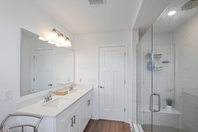 484 Creekside Drive, Commercial Point, OH 43116