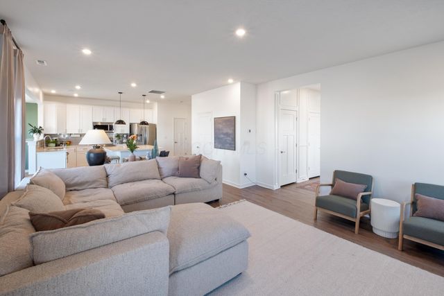 484 Creekside Drive, Commercial Point, OH 43116