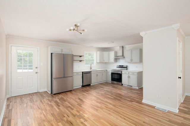 170 W Kentucky Avenue, Junction City, KY 40440