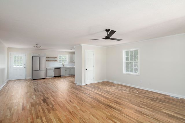 170 W Kentucky Avenue, Junction City, KY 40440