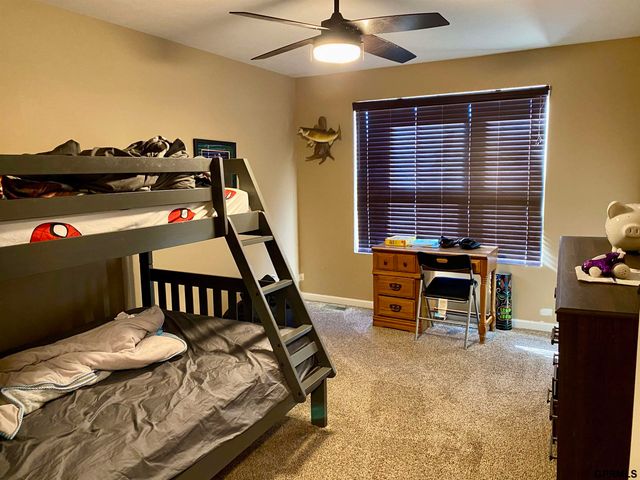 5031 N 209 Street, Elkhorn, NE 68022