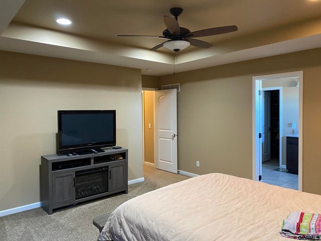 5031 N 209 Street, Elkhorn, NE 68022