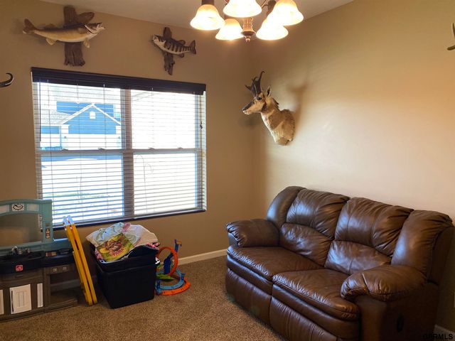 5031 N 209 Street, Elkhorn, NE 68022