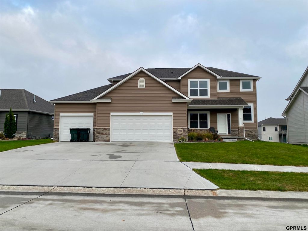 5031 N 209 Street, Elkhorn, NE 68022