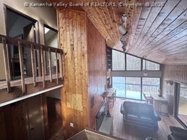 148 Timbercrest Drive, Charleston, WV 25311