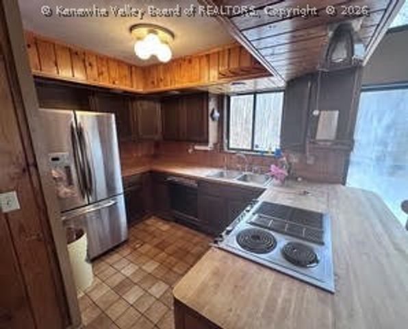 148 Timbercrest Drive, Charleston, WV 25311