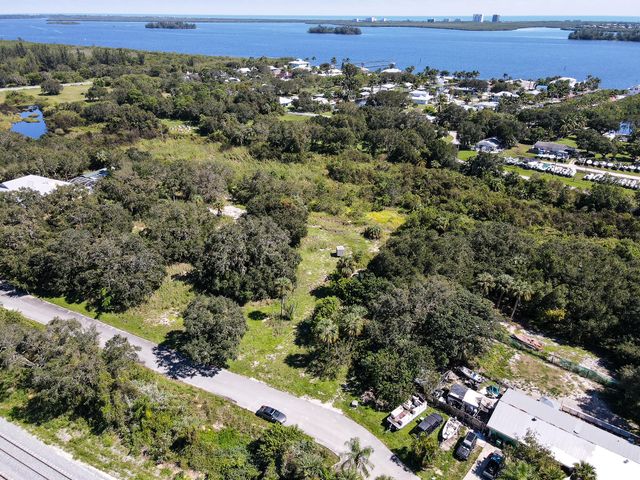 4104 Mariner Oaks Way, Fort Pierce, FL 34946