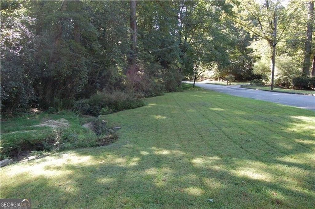 1054 Swathmore Drive NW, Atlanta, GA 30327 — photo 5