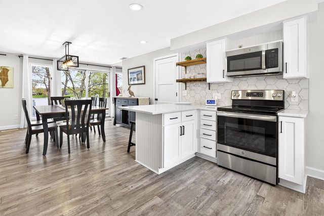 2520 W PALISADES DRIVE, Appleton, WI 54915