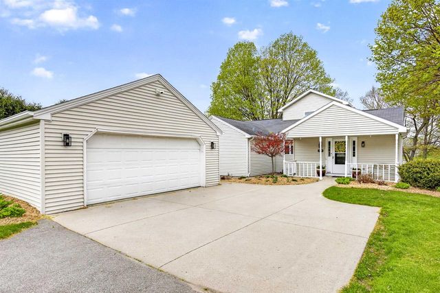 2520 W PALISADES DRIVE, Appleton, WI 54915