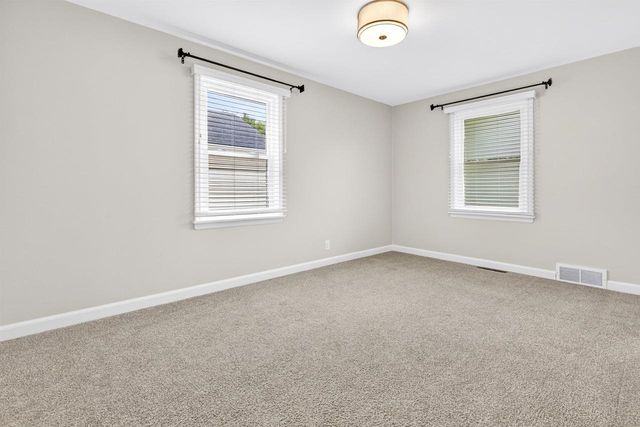 2520 W PALISADES DRIVE, Appleton, WI 54915