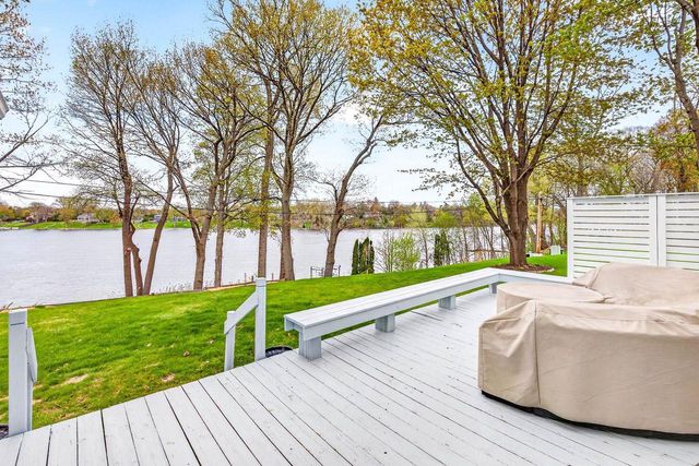 2520 W PALISADES DRIVE, Appleton, WI 54915