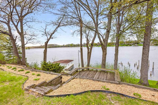 2520 W PALISADES DRIVE, Appleton, WI 54915