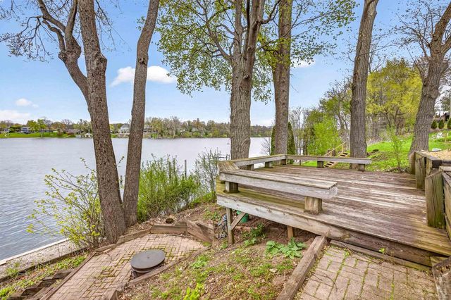 2520 W PALISADES DRIVE, Appleton, WI 54915