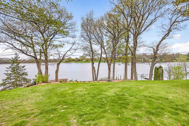 2520 W PALISADES DRIVE, Appleton, WI 54915