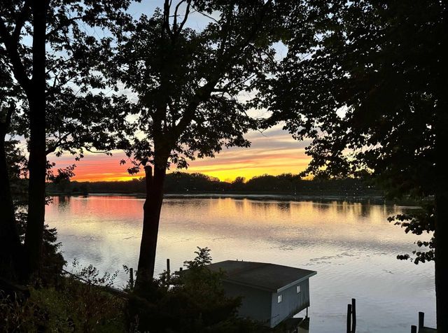 2520 W PALISADES DRIVE, Appleton, WI 54915