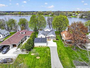 2520 W PALISADES DRIVE, Appleton, WI 54915