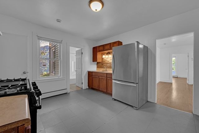 88 Tyler St, Springfield, MA 01109