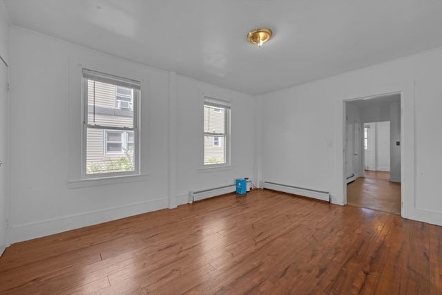88 Tyler St, Springfield, MA 01109