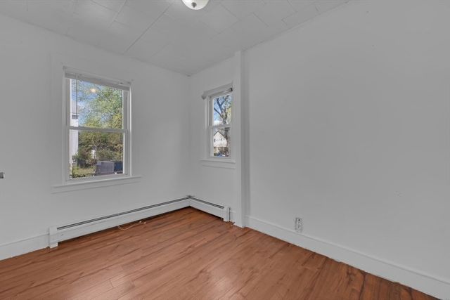 88 Tyler St, Springfield, MA 01109