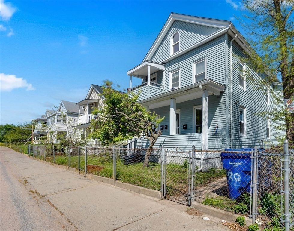 88 Tyler St, Springfield, MA 01109