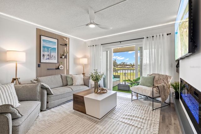 437 CERROMAR LANE 424, Venice, FL 34293