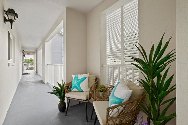 437 CERROMAR LANE 424, Venice, FL 34293