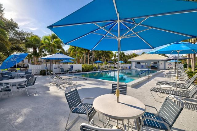 437 CERROMAR LANE 424, Venice, FL 34293