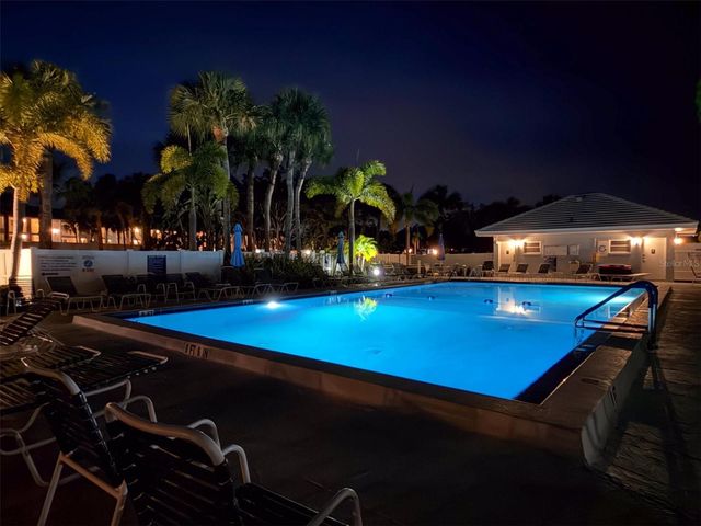 437 CERROMAR LANE 424, Venice, FL 34293