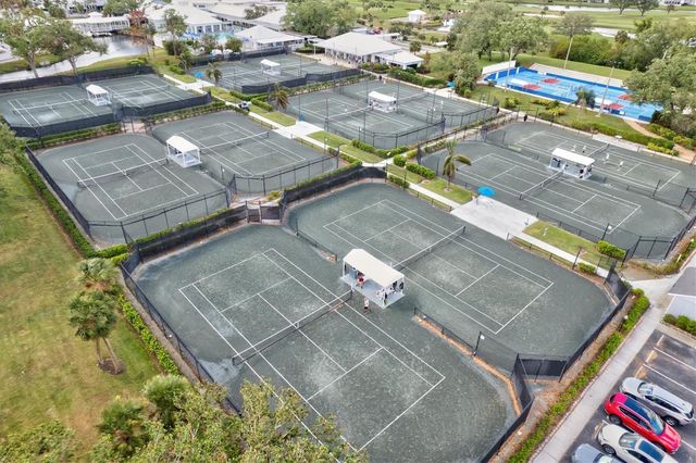 437 CERROMAR LANE 424, Venice, FL 34293