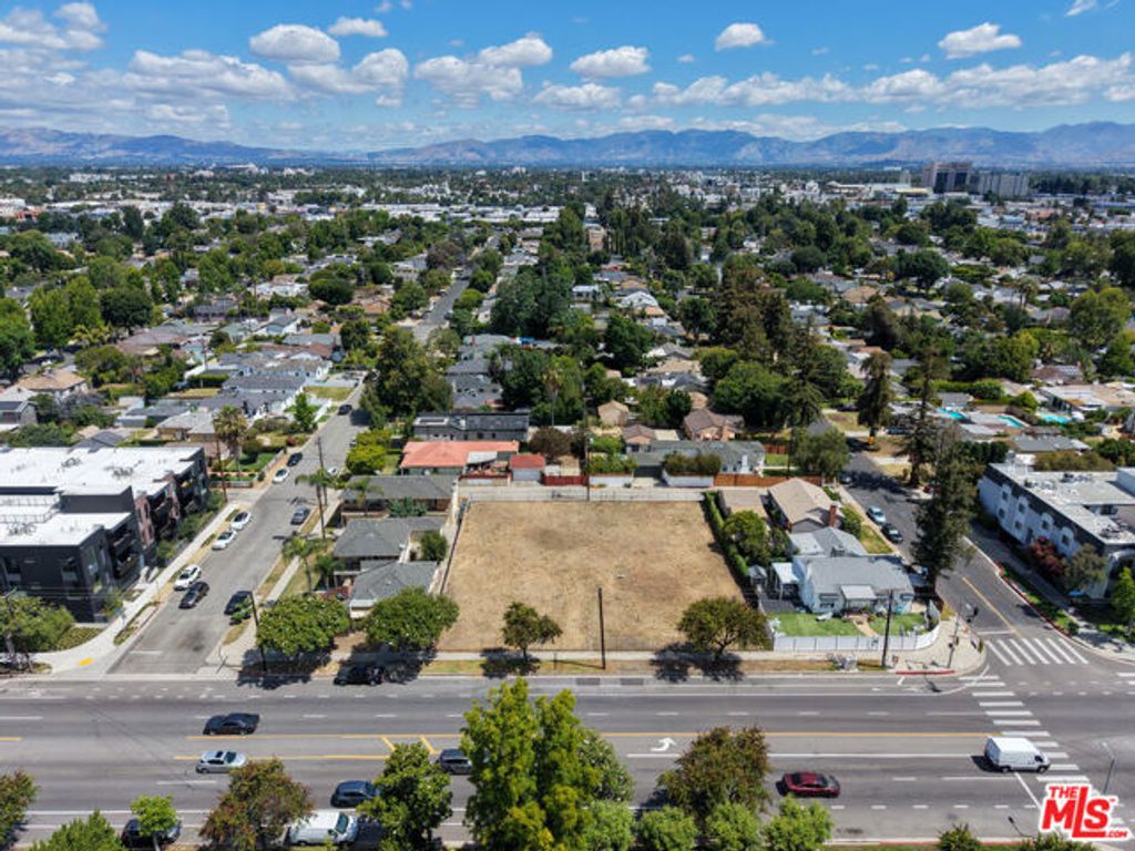 14715 Burbank Boulevard, Los Angeles, CA 91411