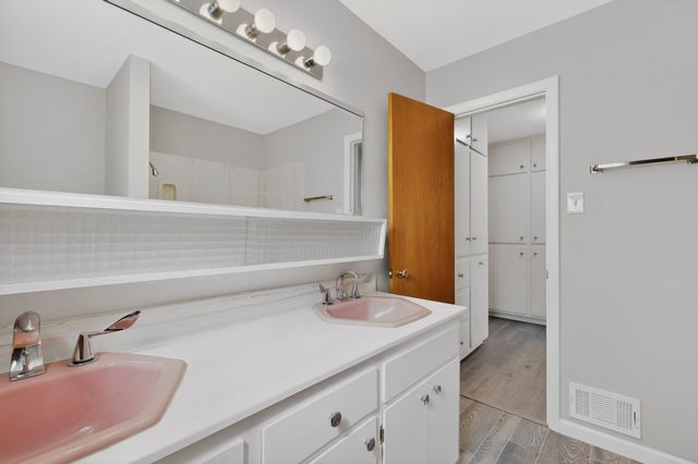 7204 Ottawa Road NE, Albuquerque, NM 87110