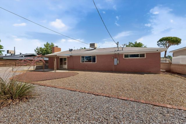 7204 Ottawa Road NE, Albuquerque, NM 87110
