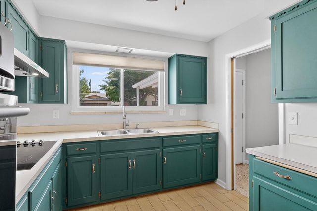 7204 Ottawa Road NE, Albuquerque, NM 87110