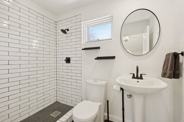 680 Alexandrite Drive, Oak Point, TX 75068