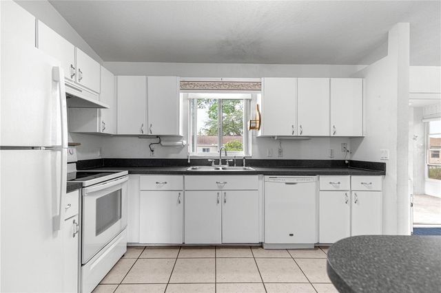 9840 SW 63 COURT, Ocala, FL 34476