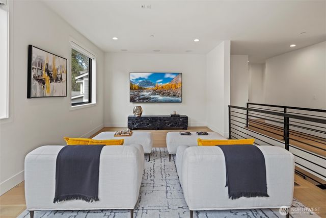 4605 108th Avenue NE, Kirkland, WA 98033