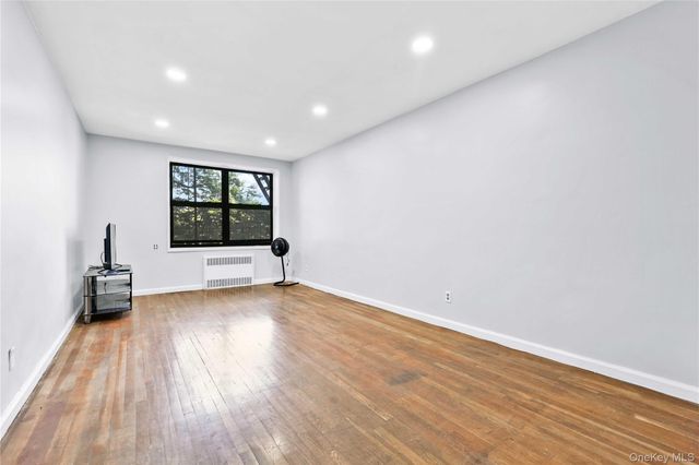 25-11 Union Street 2A, Flushing, NY 11354