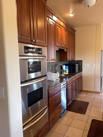 717 Swanson Ln, Colfax, CA 95713