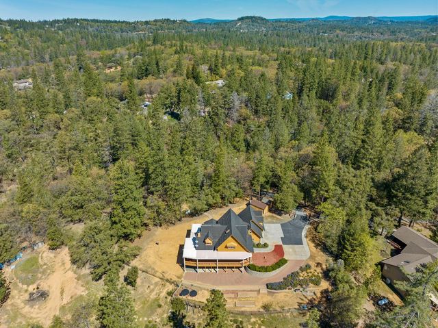 717 Swanson Ln, Colfax, CA 95713