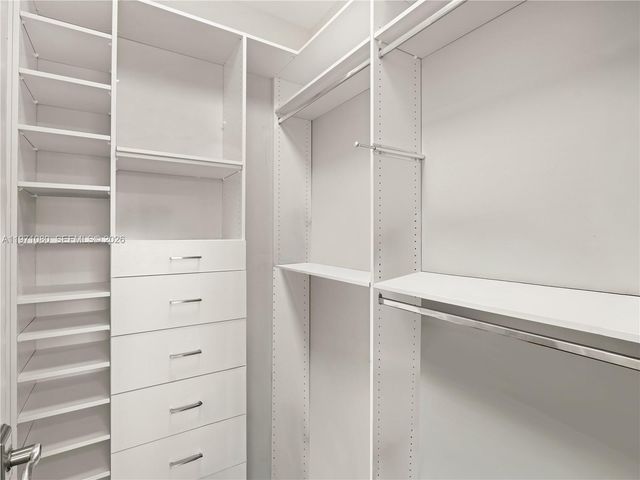 2512 SE 9th St, Pompano Beach, FL 33062