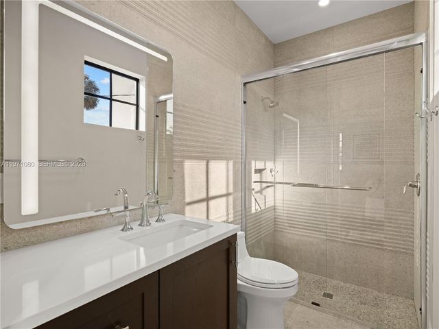 2512 SE 9th St, Pompano Beach, FL 33062