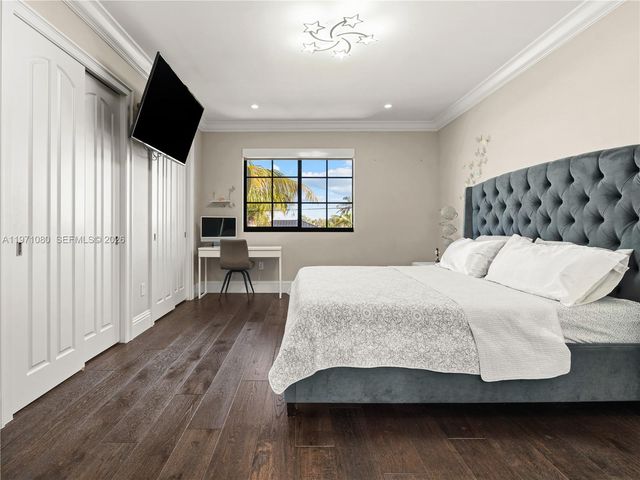 2512 SE 9th St, Pompano Beach, FL 33062