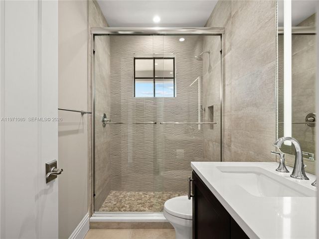 2512 SE 9th St, Pompano Beach, FL 33062