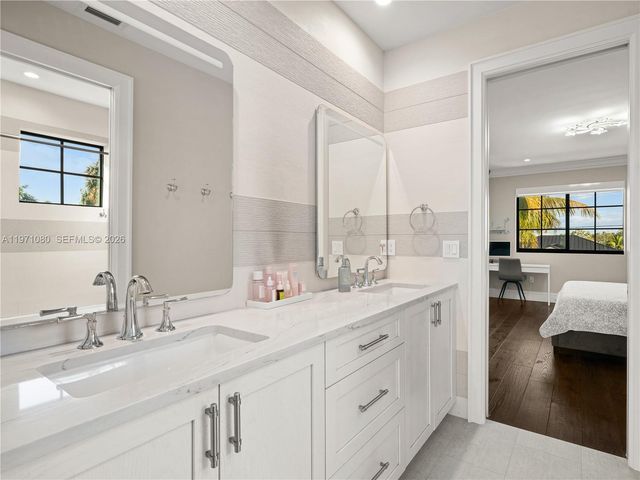 2512 SE 9th St, Pompano Beach, FL 33062