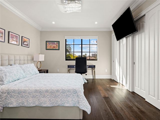 2512 SE 9th St, Pompano Beach, FL 33062