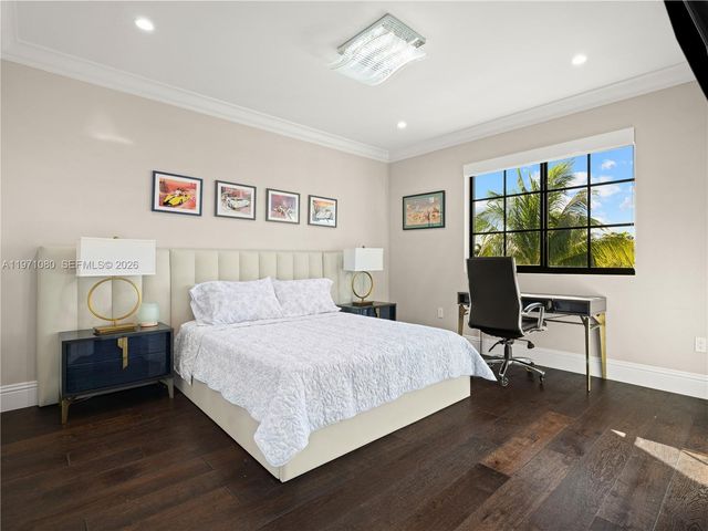 2512 SE 9th St, Pompano Beach, FL 33062